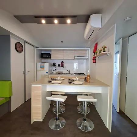 La Closerie Des Cles ,mobil-home 4 Etoiles Parentis-en-Born