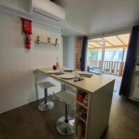 La Closerie Des Clés ,mobil-home 4 étoiles Parentis-en-Born