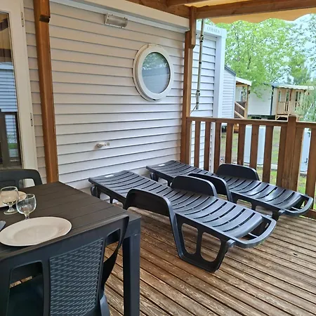 La Closerie Des Clés ,mobil-home 4 étoiles *